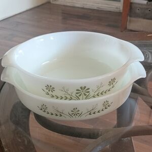 McKee Primrose Dream Set Of 2. Very Nice Milkglass Style. Collectable.